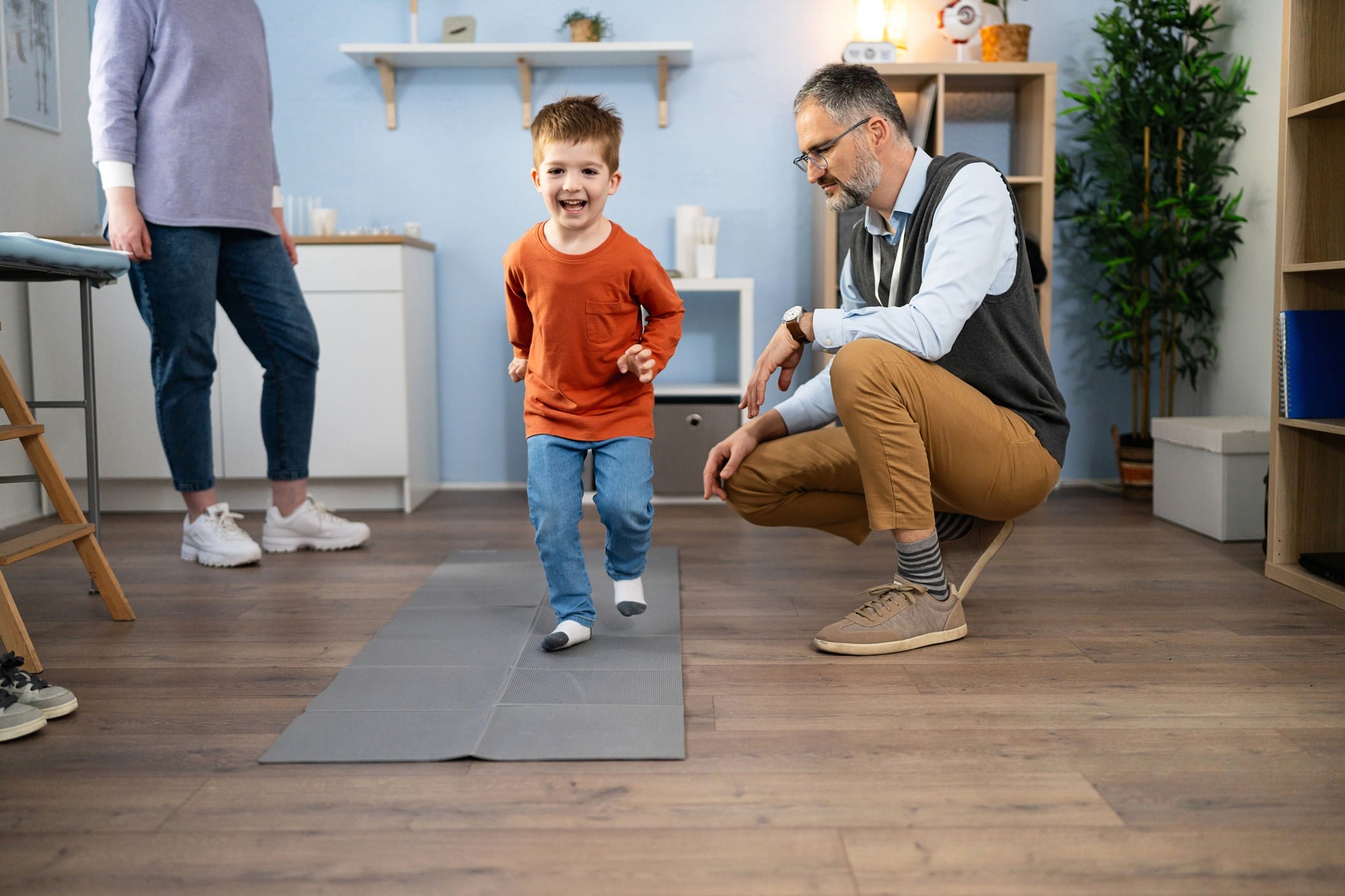 Child doing a mobility test
